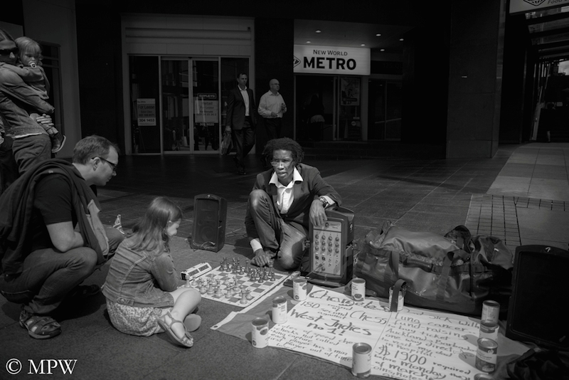 Auckland City street photo, Queent St, black and white